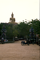 Die Buddha-Statue des »Wat Phra Yai«